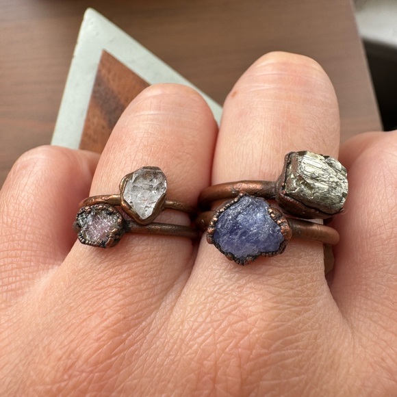 HAWKHOUSE raw tanzanite copper stacking ring - Picture 5 of 6